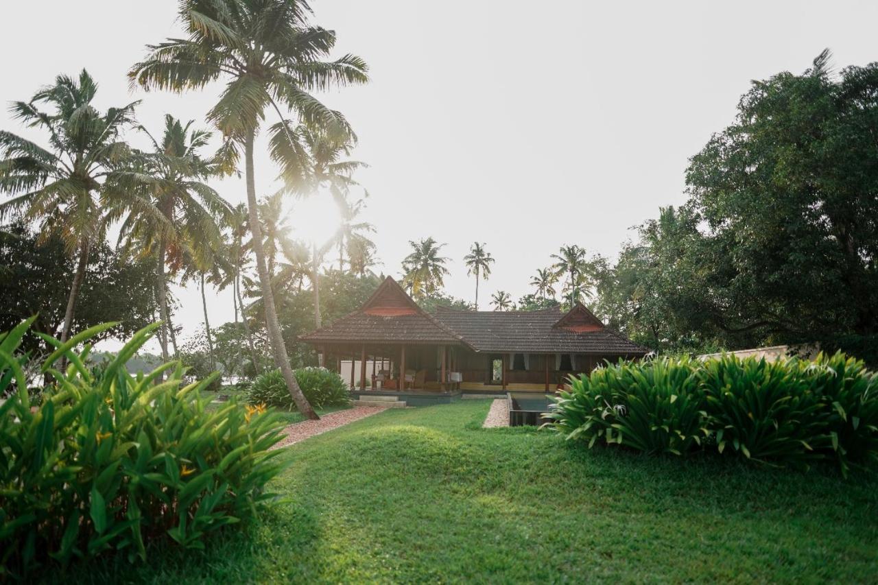 Lakeshore Villa Alappuzha Exterior photo