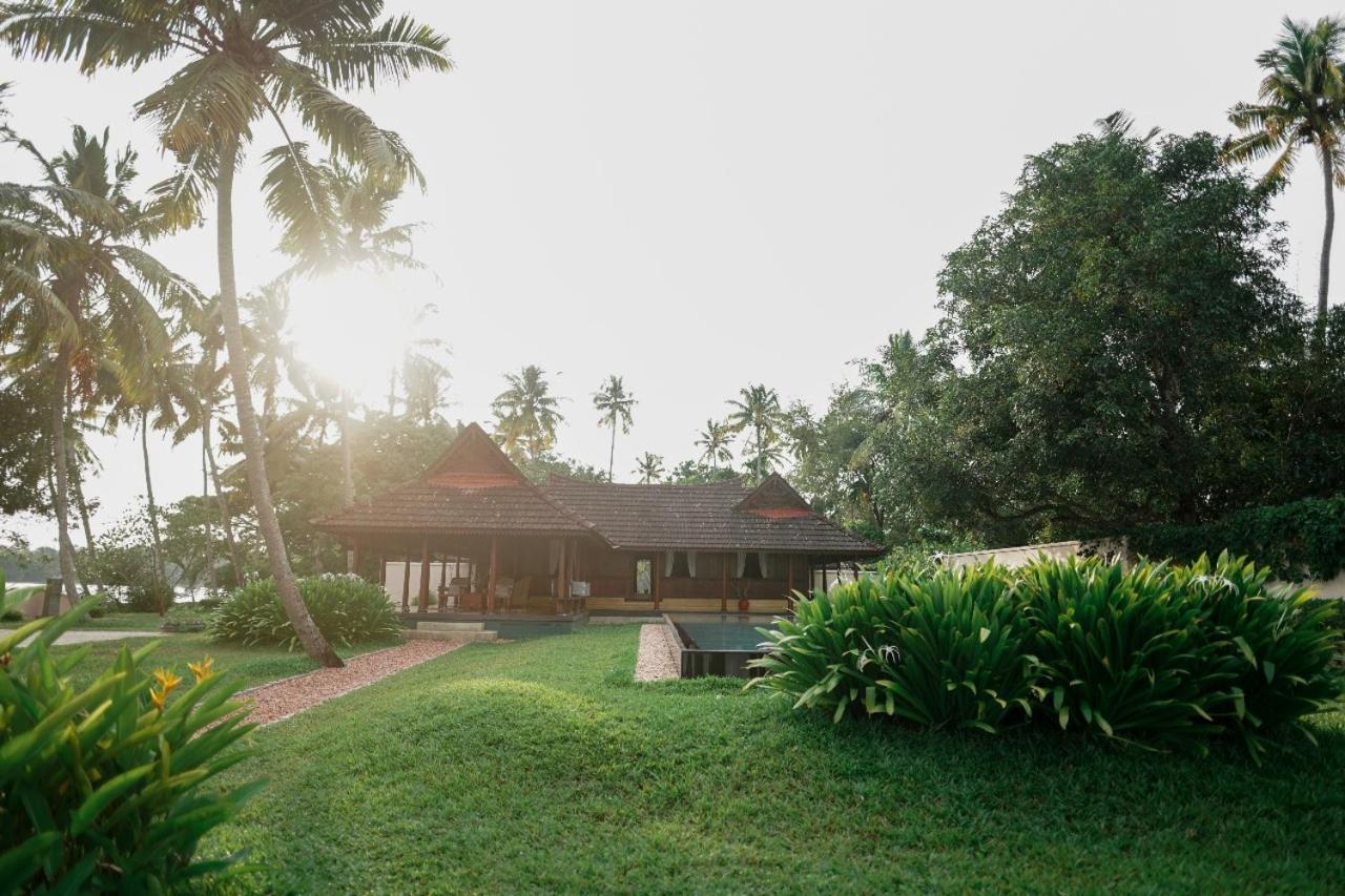 Lakeshore Villa Alappuzha Exterior photo